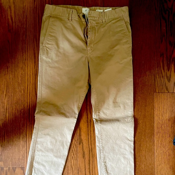 H&M Other - H&M khakis skinny fit size 33/30